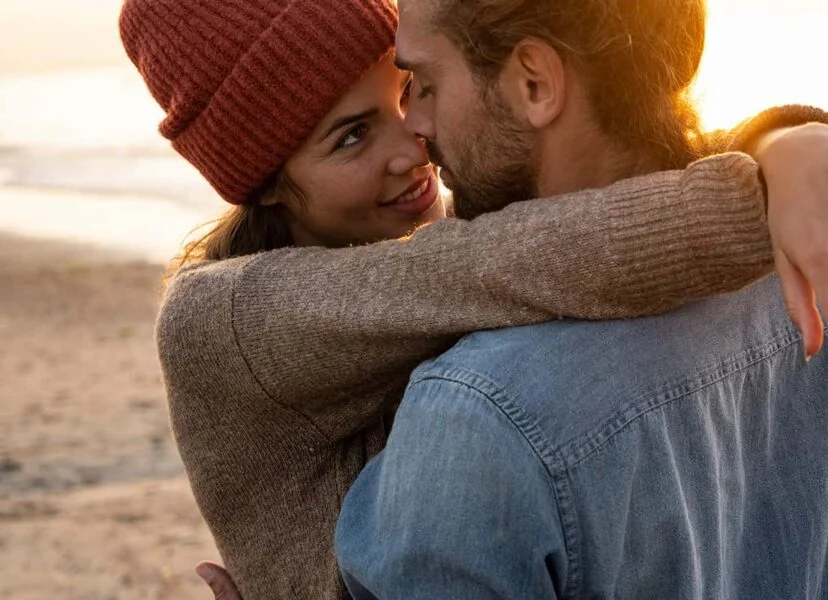 Great Destinations for Singles Looking to Date Abroad