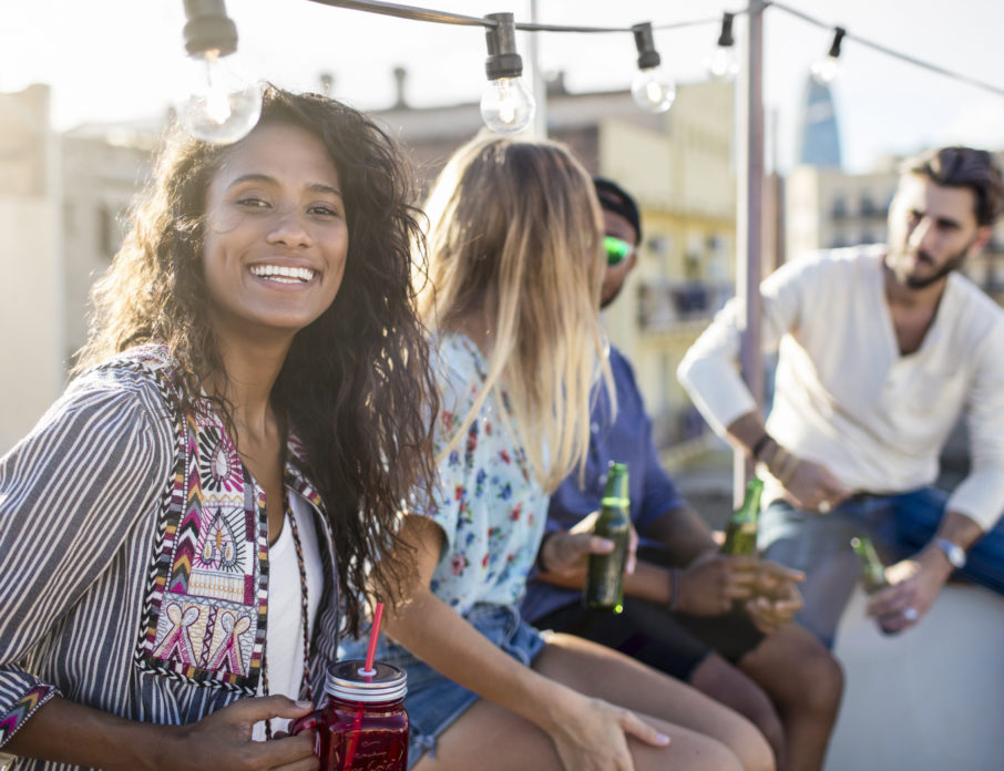 Great Destinations for Singles Looking to Date Abroad